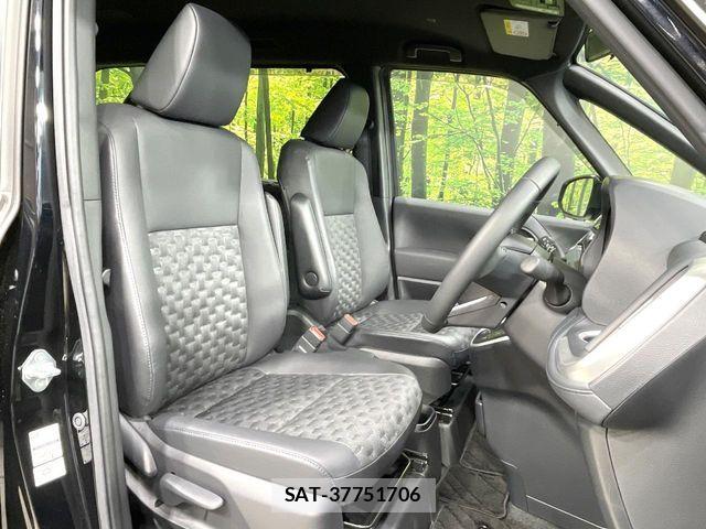 Toyota VOXY 2023-10 6615552-8