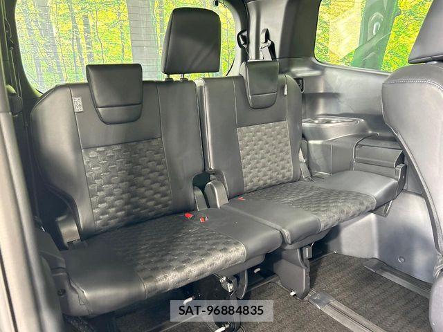 Toyota VOXY 2022-08 6615549-9