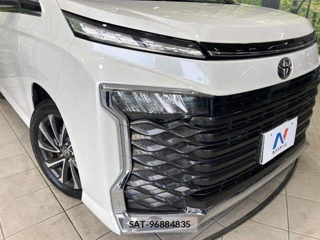 Toyota VOXY 2022-08 6615549-12