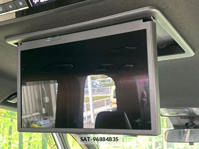 Toyota VOXY 2022-08 6615549-2