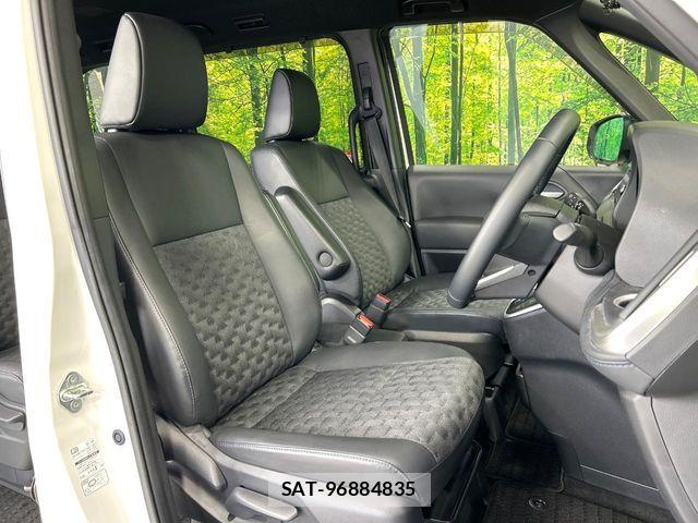 Toyota VOXY 2022-08 6615549-7