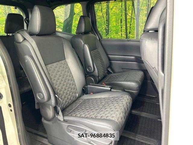 Toyota VOXY 2022-08 6615549-8