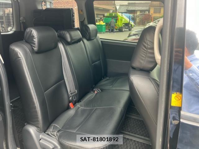 Toyota VOXY 2012-01 6615611-9