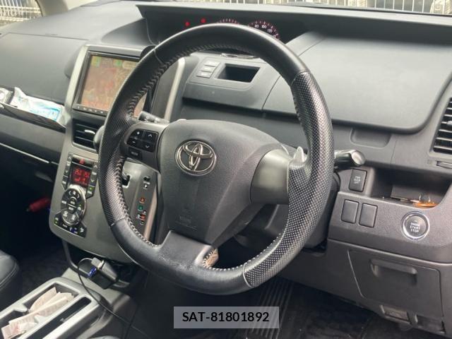 Toyota VOXY 2012-01 6615611-8