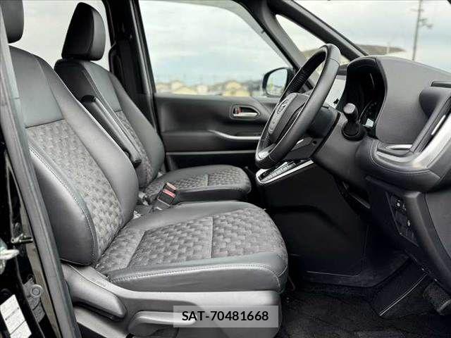 Toyota VOXY 2022-12 6615554-15