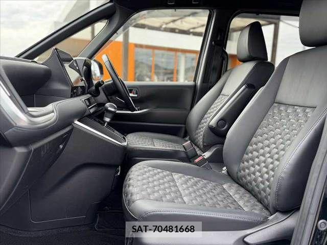 Toyota VOXY 2022-12 6615554-16
