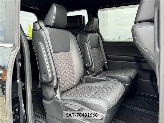 Toyota VOXY 2022-12 6615554-18