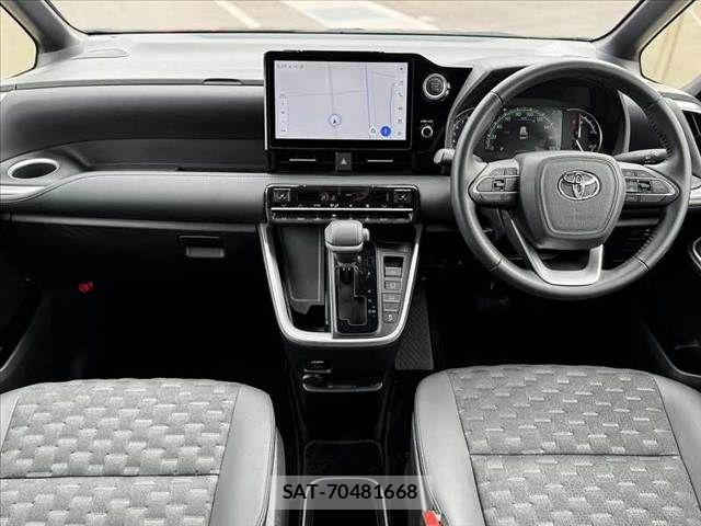Toyota VOXY 2022-12 6615554-1