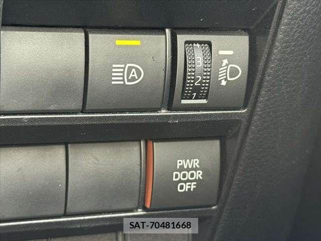 Toyota VOXY 2022-12 6615554-26