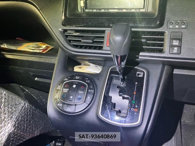 Toyota VOXY 2019-07 6642854-14