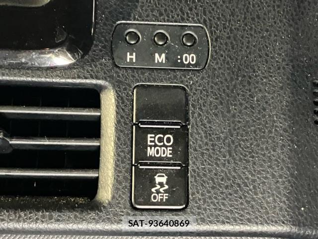Toyota VOXY 2019-07 6642854-17