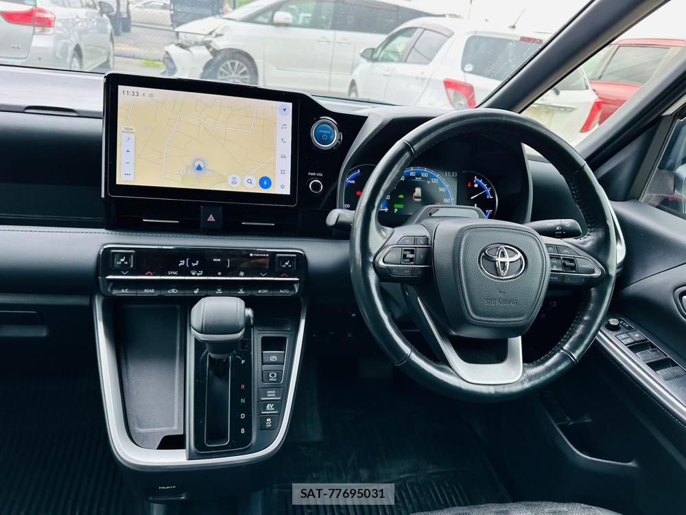 Toyota VOXY 2022 6542572-13