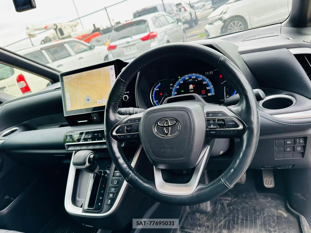 Toyota VOXY 2022 6542572-14