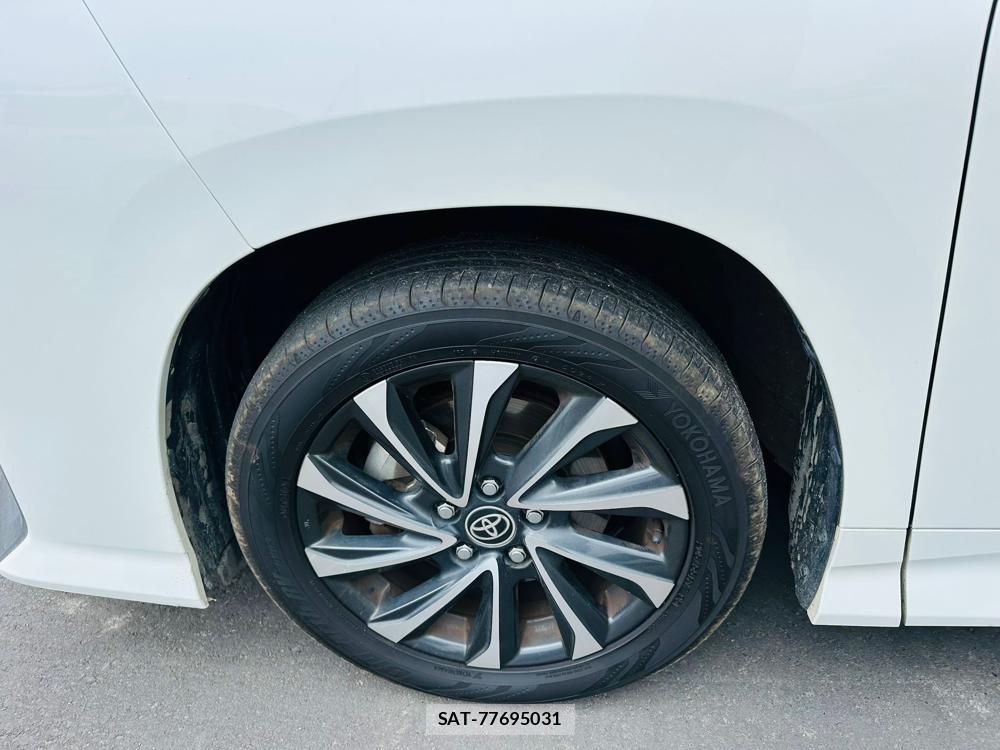 Toyota VOXY 2022 6542572-28