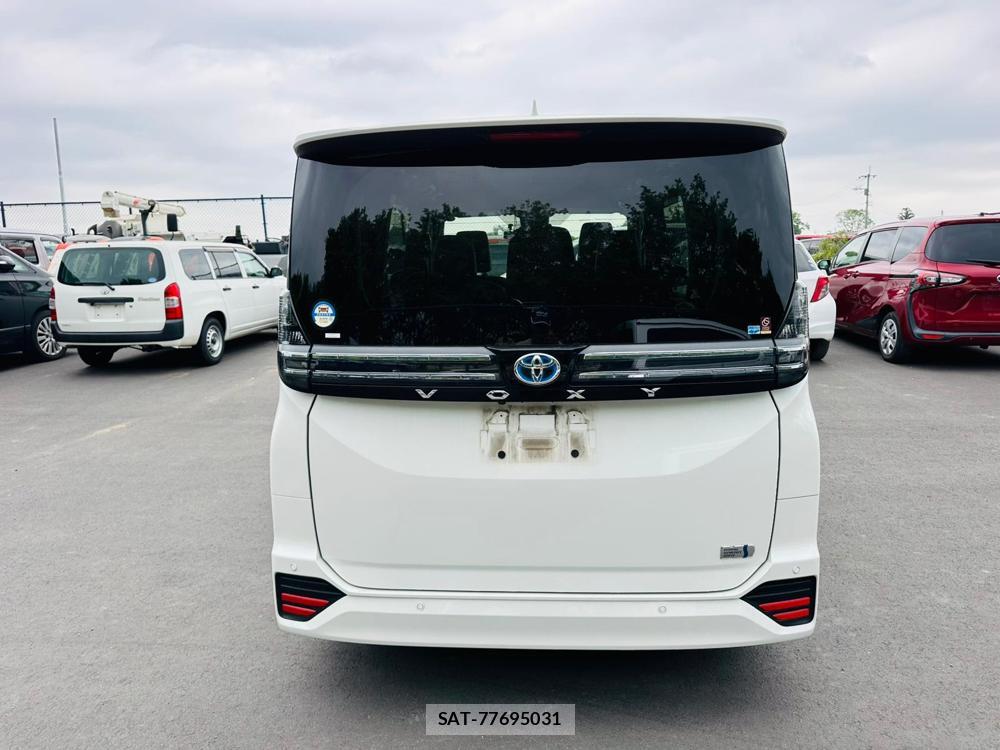 Toyota VOXY 2022 6542572-3