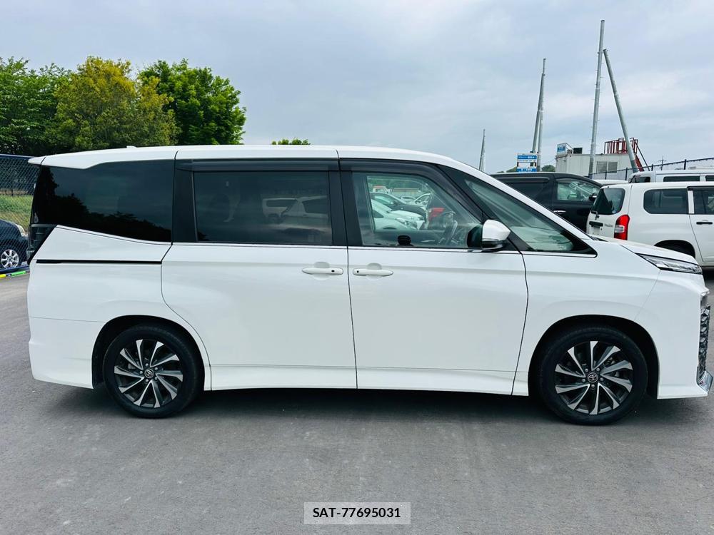 Toyota VOXY 2022 6542572-5