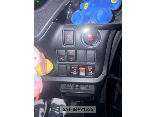 Toyota VOXY 2017-12 6615595-10