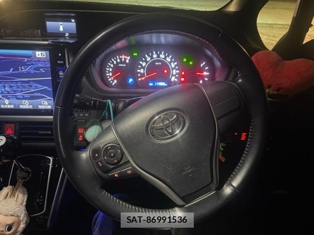 Toyota VOXY 2017-12 6615595-7