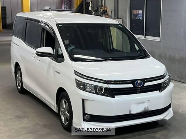 Toyota VOXY 2015 6646572-3