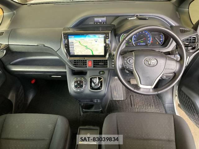 Toyota VOXY 2015 6646572-4