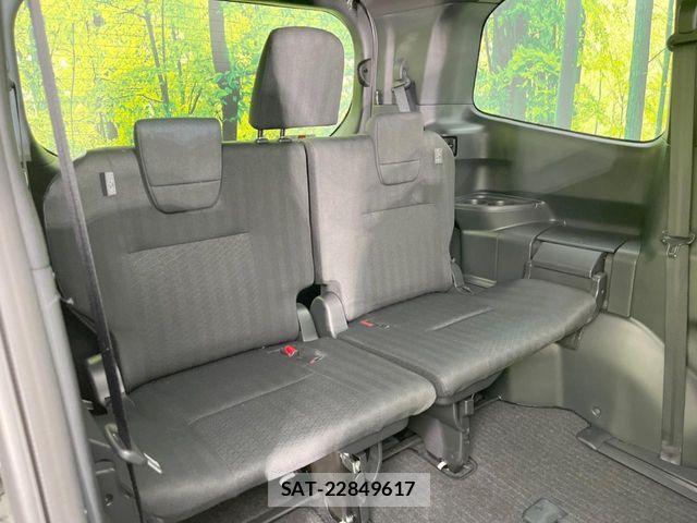 Toyota VOXY 2024-10 6674085-9