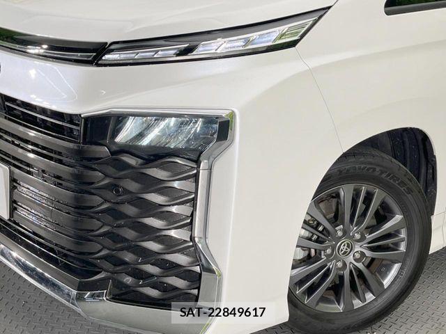 Toyota VOXY 2024-10 6674085-12