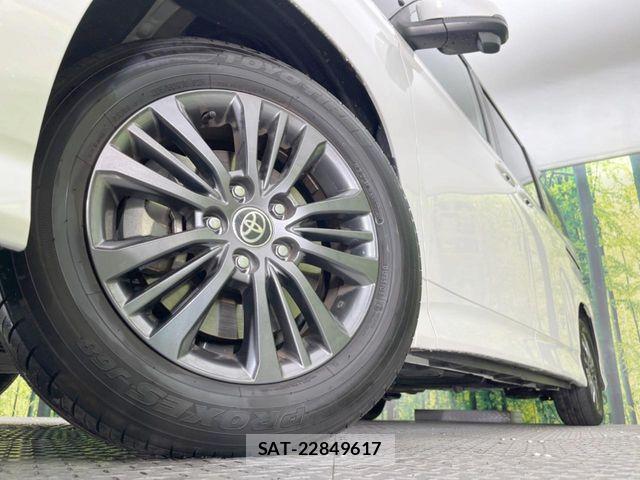 Toyota VOXY 2024-10 6674085-13