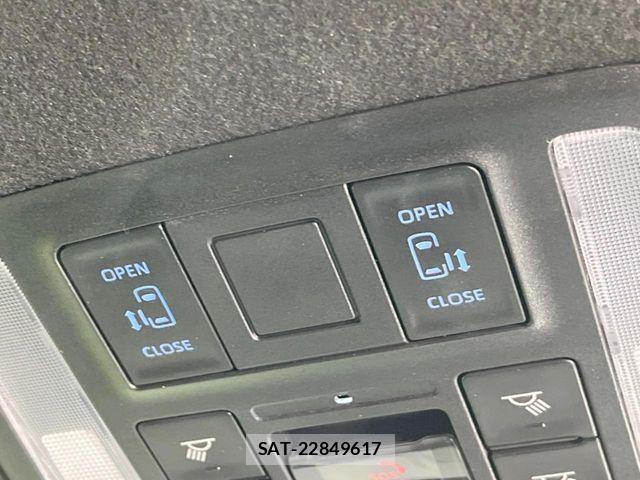 Toyota VOXY 2024-10 6674085-3