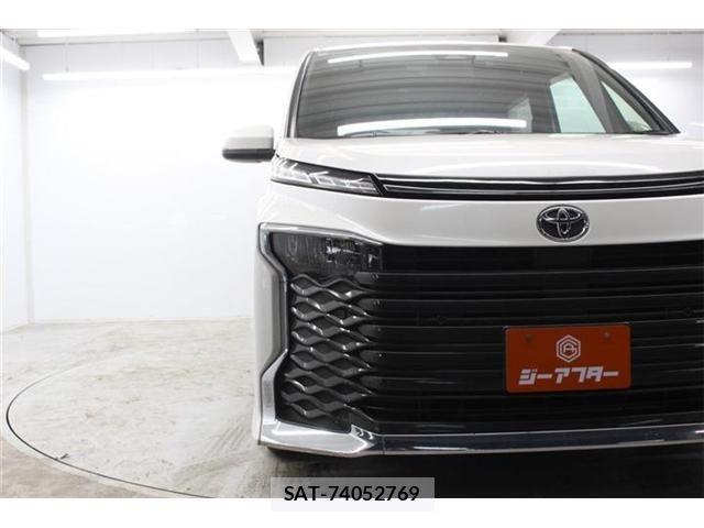 Toyota VOXY 2022-12 6674092-10
