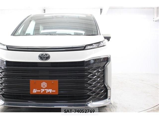 Toyota VOXY 2022-12 6674092-12