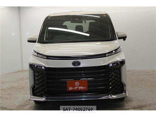 Toyota VOXY 2022-12 6674092-1