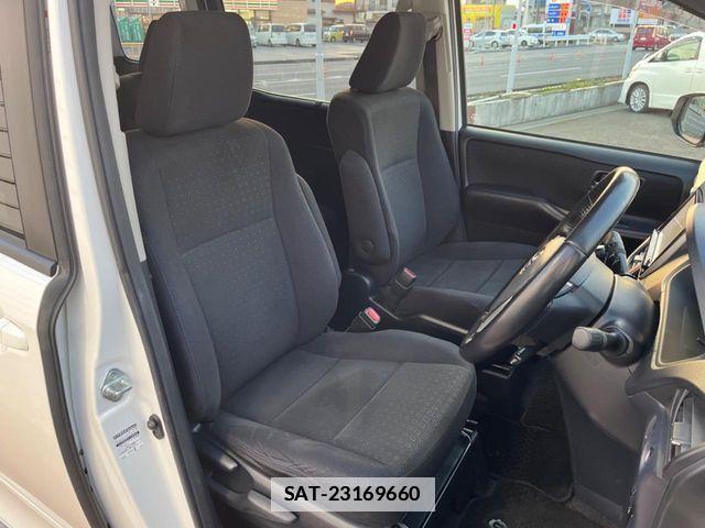 Toyota VOXY 2014-01 6674104-9