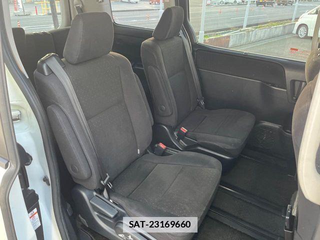 Toyota VOXY 2014-01 6674104-10