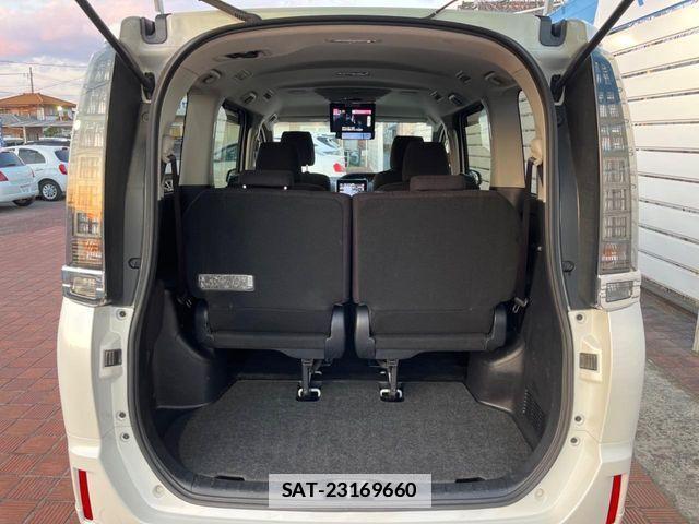 Toyota VOXY 2014-01 6674104-12