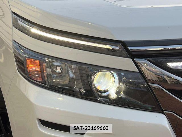 Toyota VOXY 2014-01 6674104-14