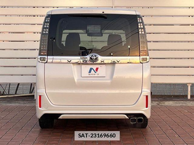 Toyota VOXY 2014-01 6674104-16