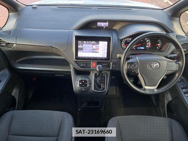 Toyota VOXY 2014-01 6674104-1