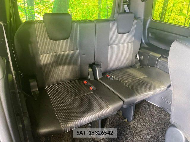Toyota VOXY 2018-08 6674091-10