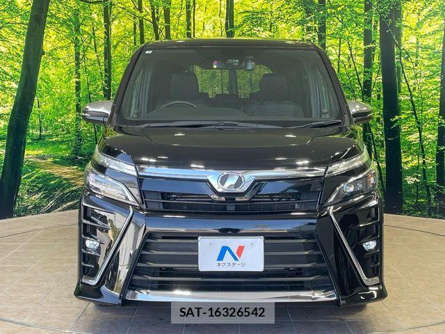 Toyota VOXY 2018-08 6674091-14