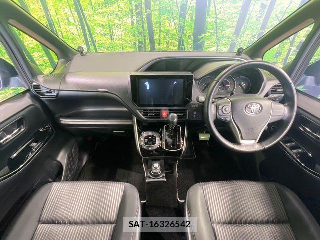 Toyota VOXY 2018-08 6674091-1