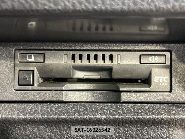 Toyota VOXY 2018-08 6674091-7