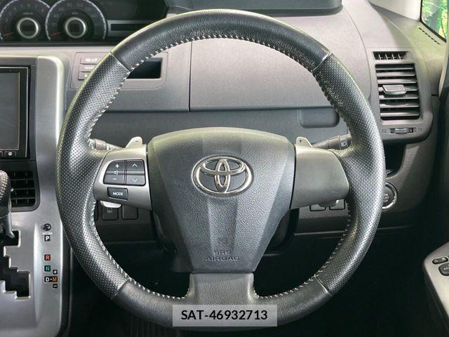 Toyota VOXY 2012-11 6674106-11