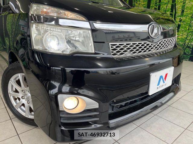 Toyota VOXY 2012-11 6674106-12