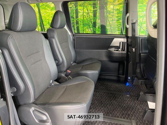 Toyota VOXY 2012-11 6674106-8