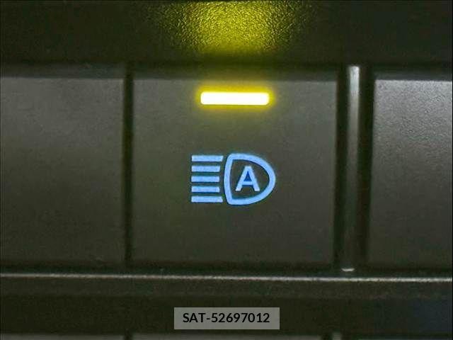 Toyota VOXY 2025-04 6674081-10