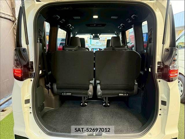 Toyota VOXY 2025-04 6674081-12