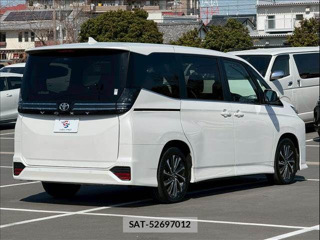 Toyota VOXY 2025-04 6674081-16