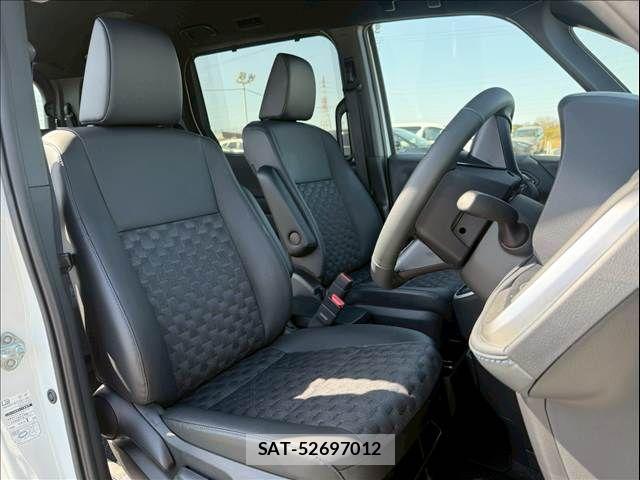Toyota VOXY 2025-04 6674081-4