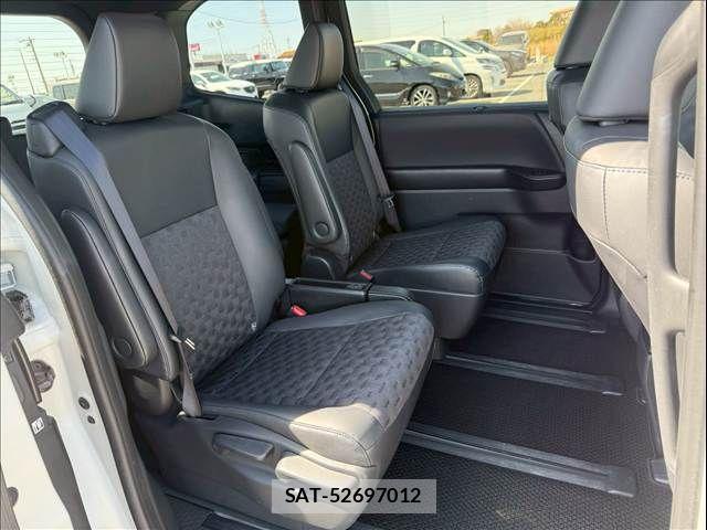 Toyota VOXY 2025-04 6674081-5