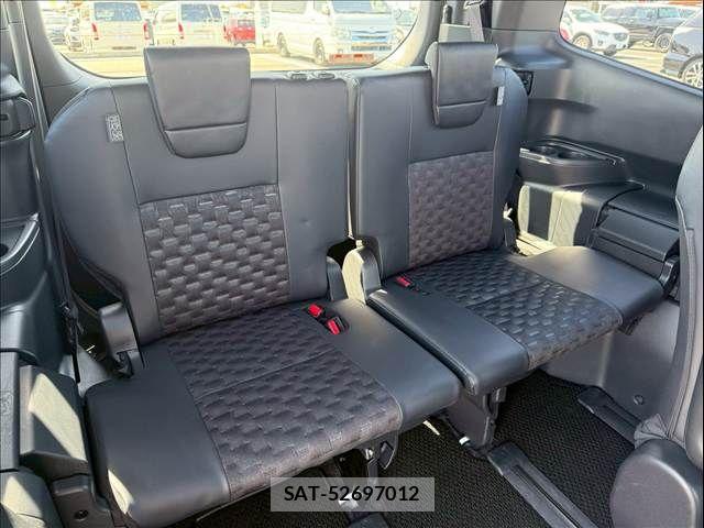 Toyota VOXY 2025-04 6674081-6